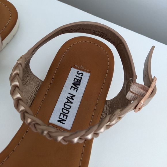 STEVE MADDEN Sandals - Picture 5 of 11